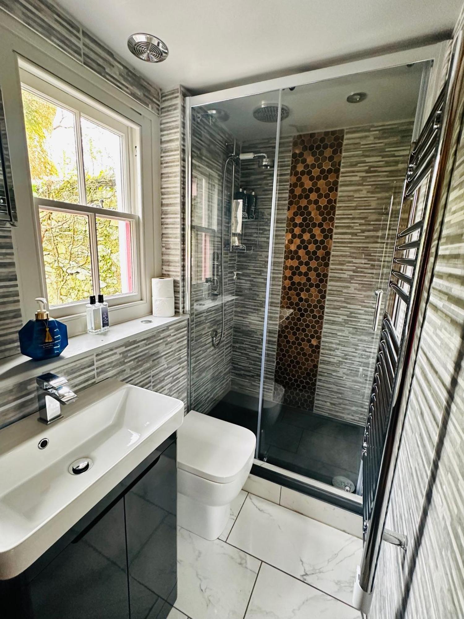 Tiny Romantic Retreat With Hot Tub On A Country Estate Near Cardigan Bay In Eryri Snowdonia Llanbedr  Ngoại thất bức ảnh