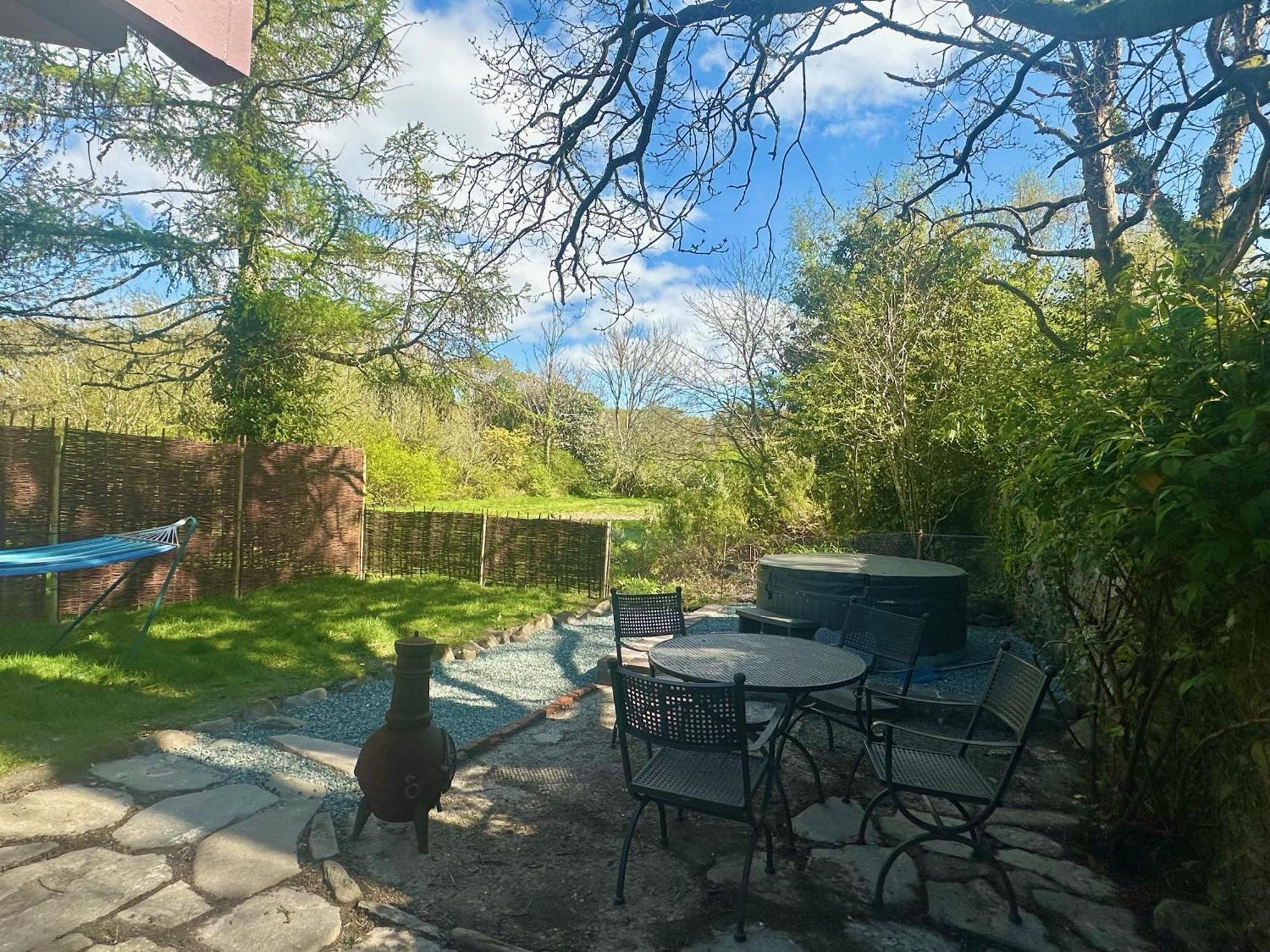 Tiny Romantic Retreat With Hot Tub On A Country Estate Near Cardigan Bay In Eryri Snowdonia Llanbedr  Ngoại thất bức ảnh